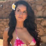 @sophieousri