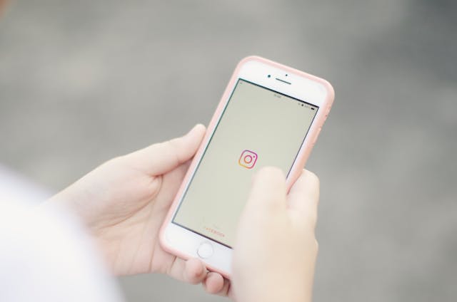 How to See Who Looks at Your Instagram: 2025 Guide